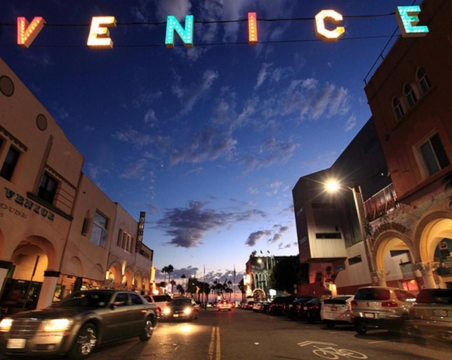 Venice Beach Studio With Large Private Patio Steps To The Beach Los Angeles Exteriér fotografie