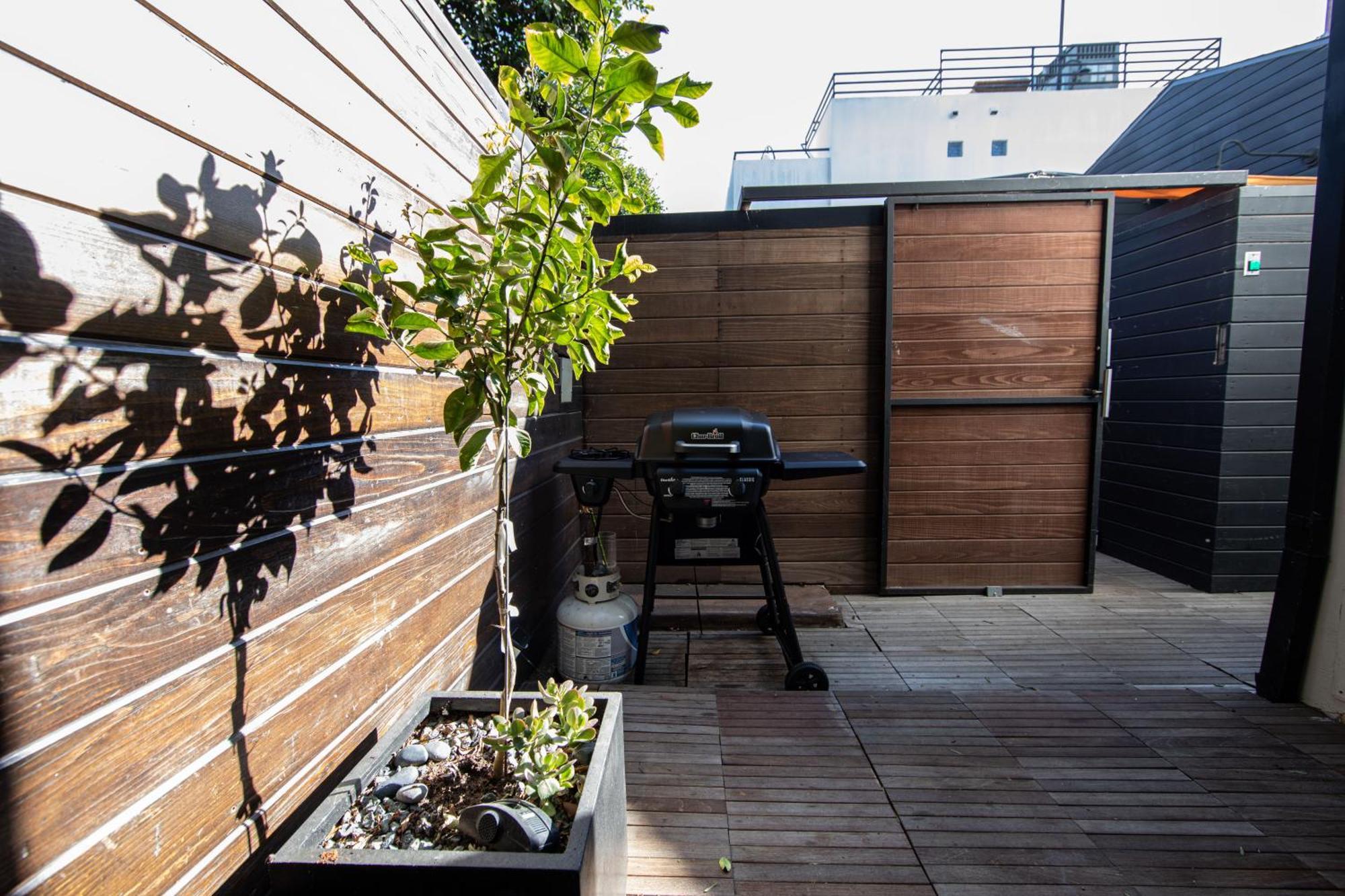 Venice Beach Studio With Large Private Patio Steps To The Beach Los Angeles Exteriér fotografie