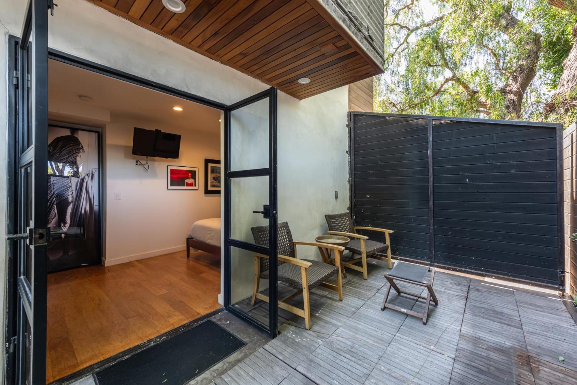 Venice Beach Studio With Large Private Patio Steps To The Beach Los Angeles Exteriér fotografie