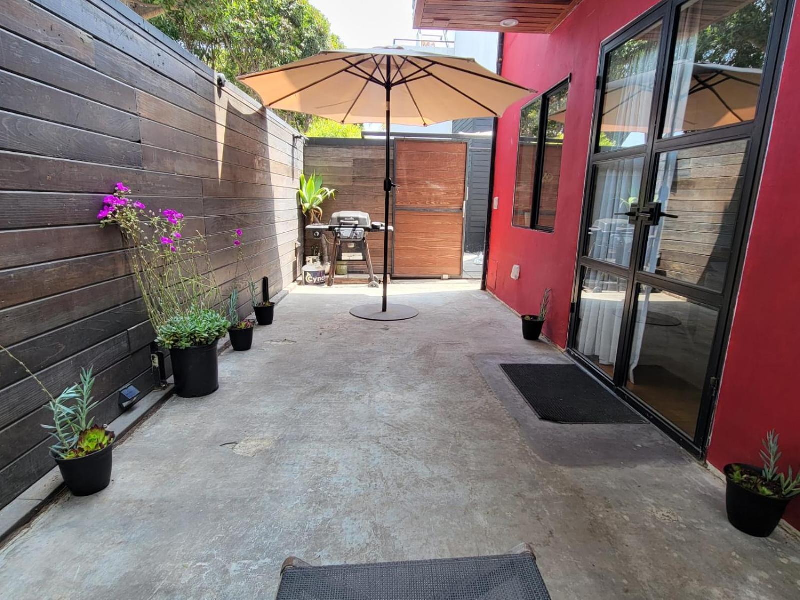 Venice Beach Studio With Large Private Patio Steps To The Beach Los Angeles Exteriér fotografie