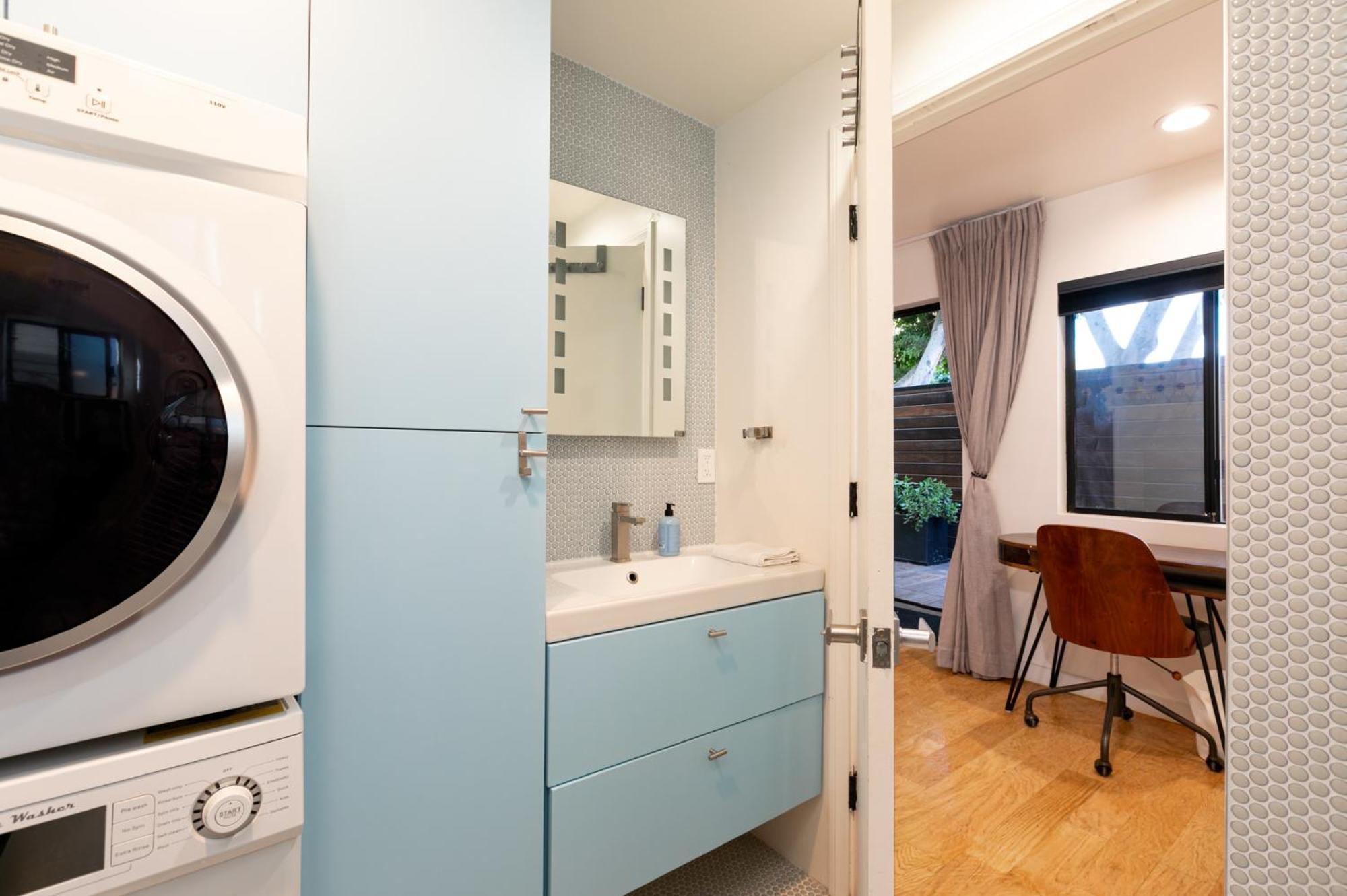 Venice Beach Studio With Large Private Patio Steps To The Beach Los Angeles Exteriér fotografie