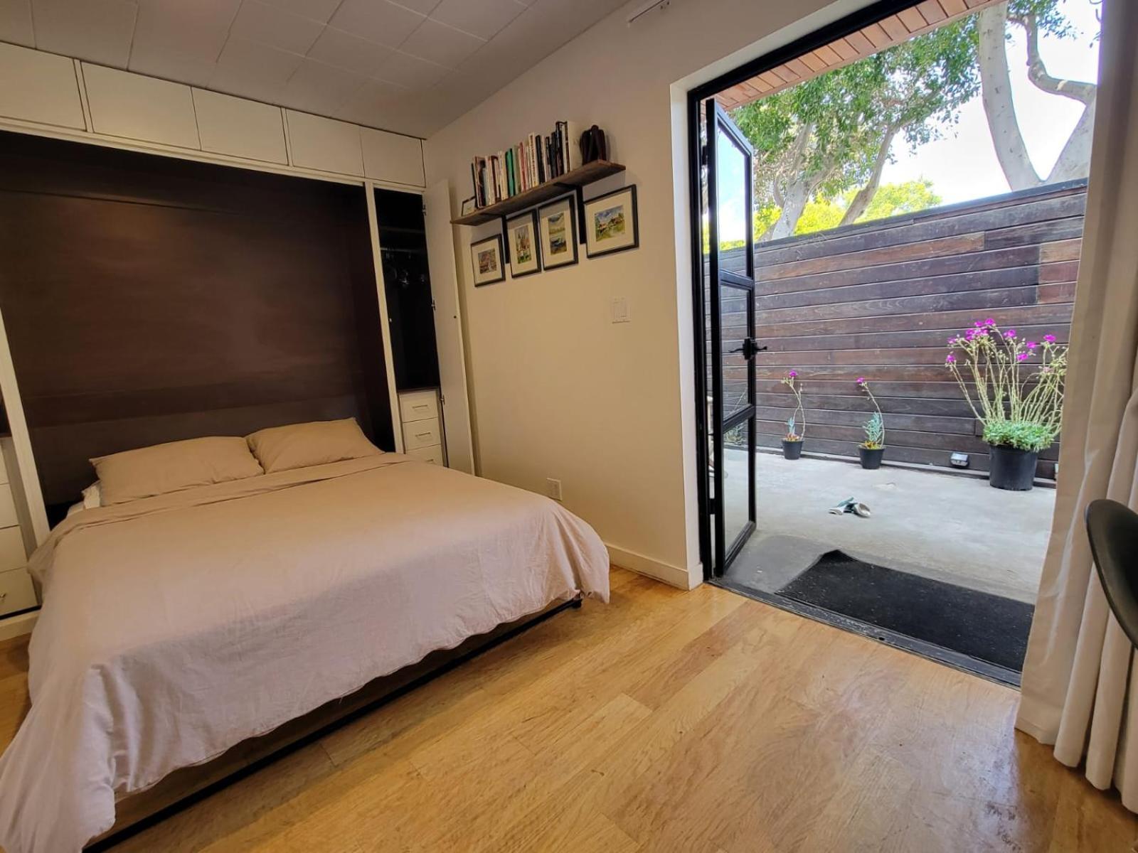 Venice Beach Studio With Large Private Patio Steps To The Beach Los Angeles Exteriér fotografie
