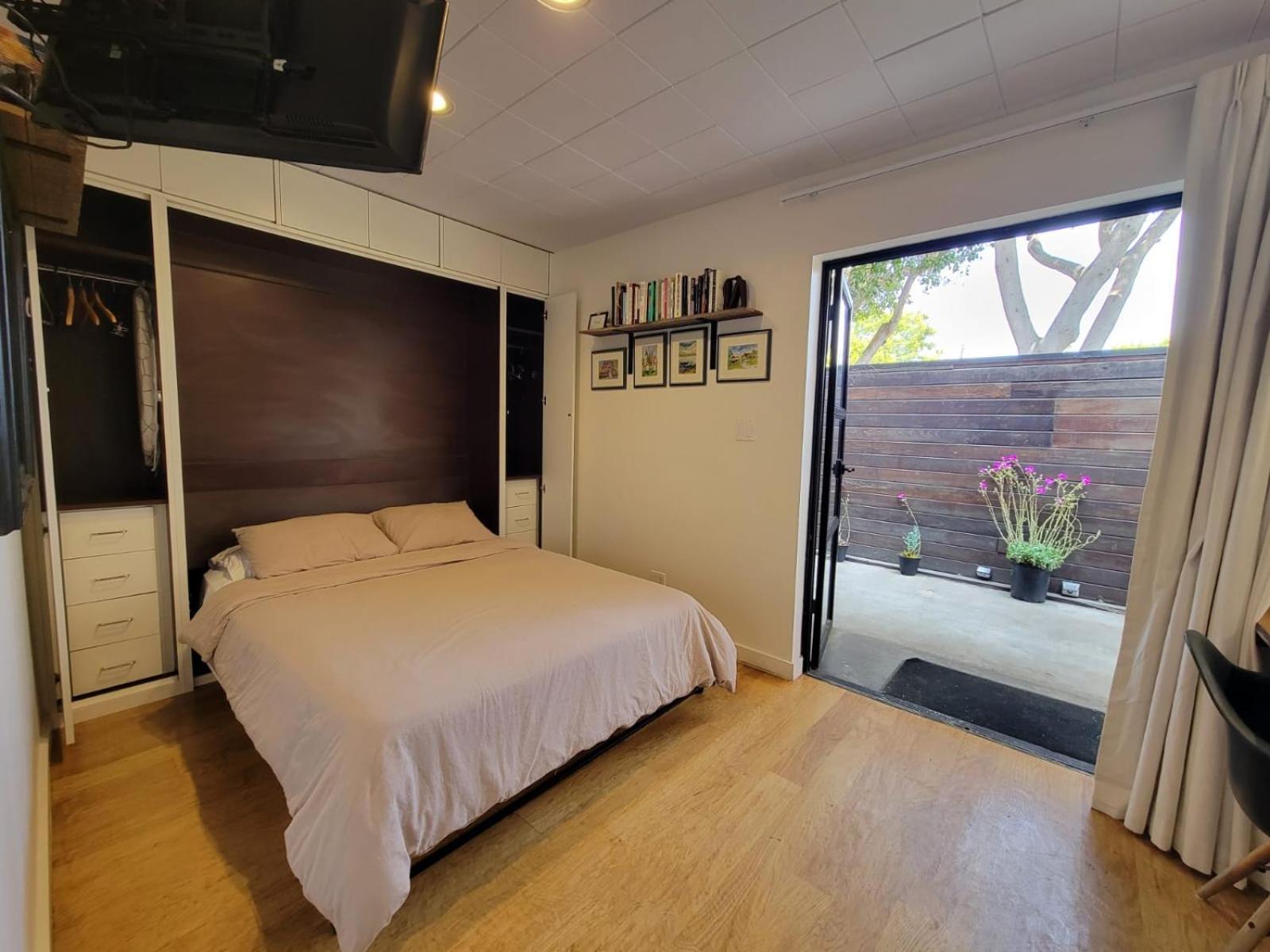 Venice Beach Studio With Large Private Patio Steps To The Beach Los Angeles Exteriér fotografie
